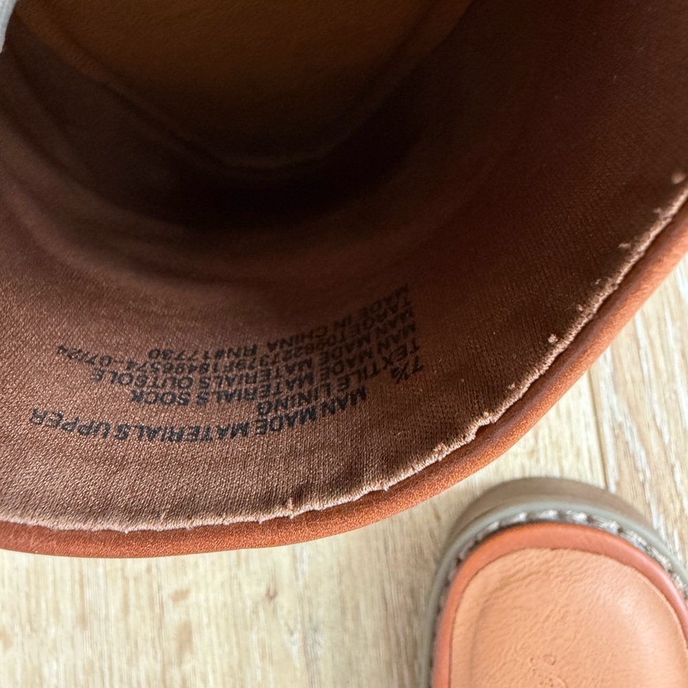 Universal Thread Brown Mules - Picture 3 of 4